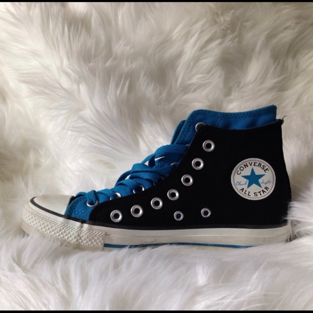 MOVING SALE 🌺 Converse